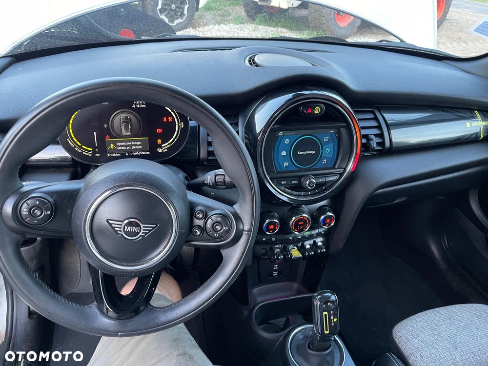 MINI Cooper SE Electric Trim - 8