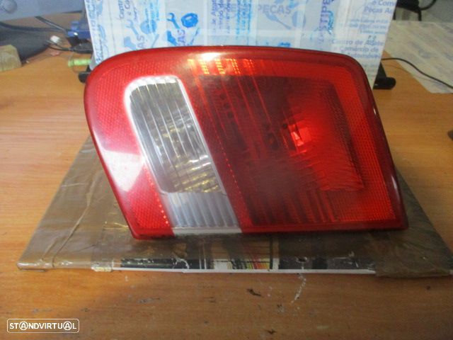 Farol Tras 25480204 SAAB 93 2003 2.2TID 115CV 4P PRETO MALA DRT - 1