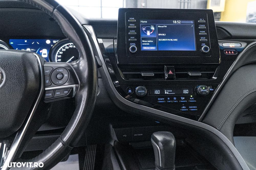 Toyota Camry Executive - 37