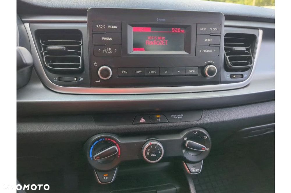 Kia Rio 1.2 M - 10