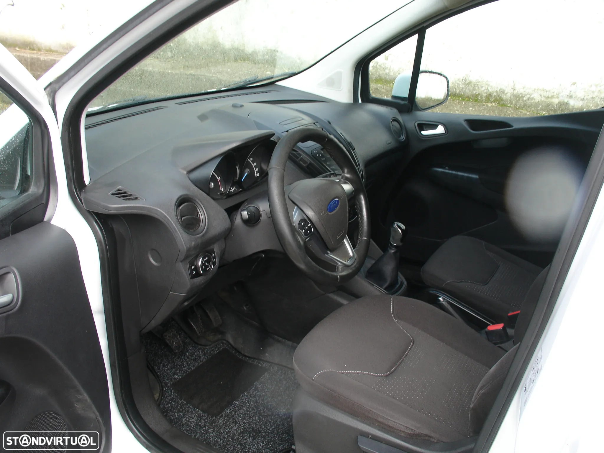Ford transi courier - 12
