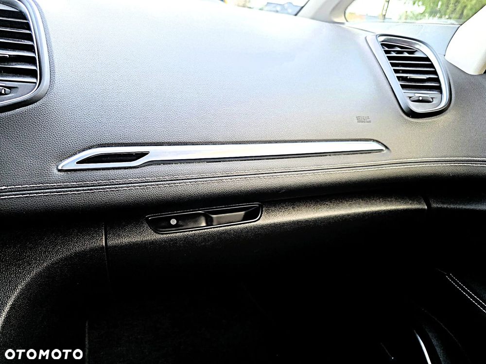 Renault Scenic BLUE dCi 120 EDC BOSE EDITION - 38