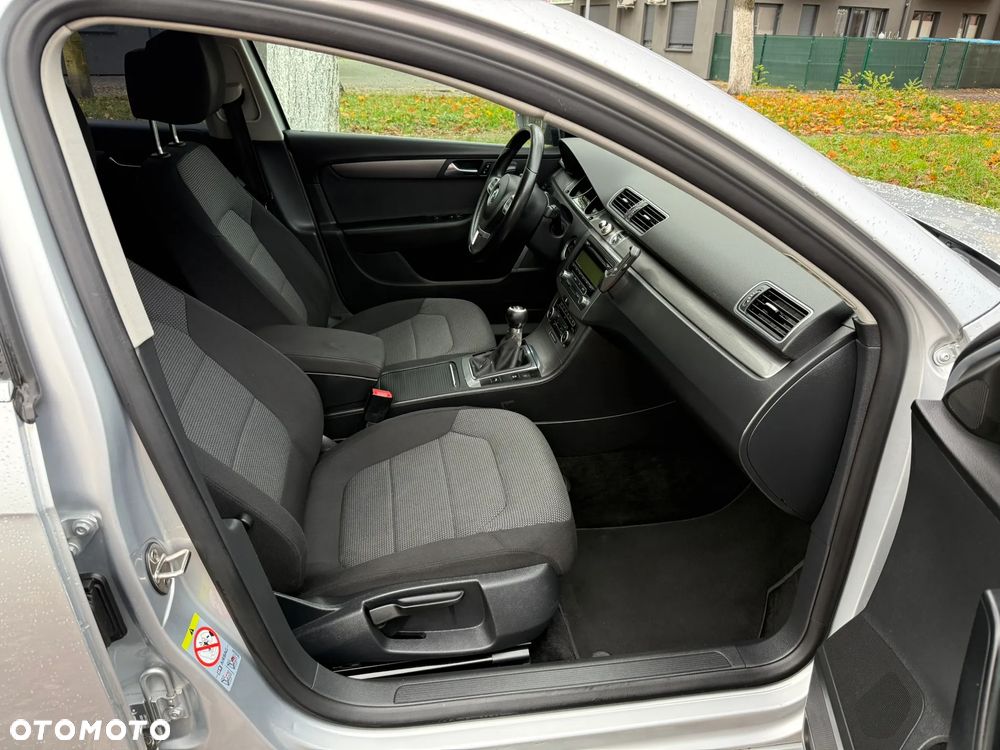 Volkswagen Passat - 9