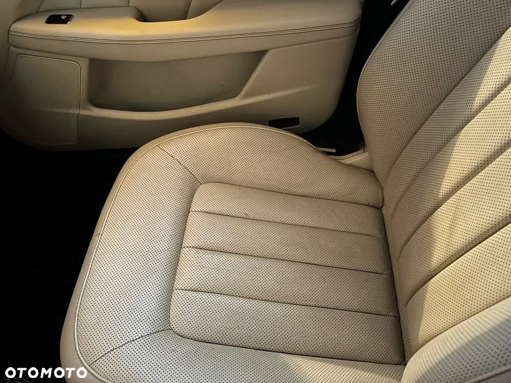 Mercedes-Benz CLS - 22