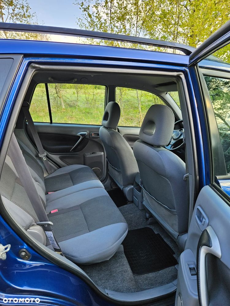 Toyota RAV4 D-4D 4x4 Sol - 6