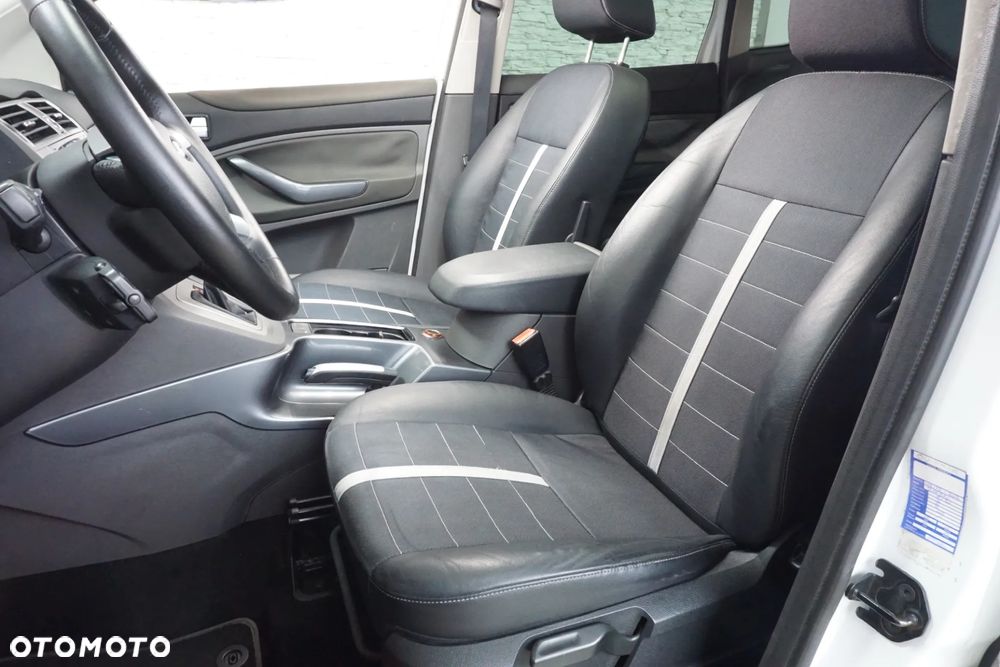 Ford Kuga 2.0 TDCi 4x4 Titanium - 31