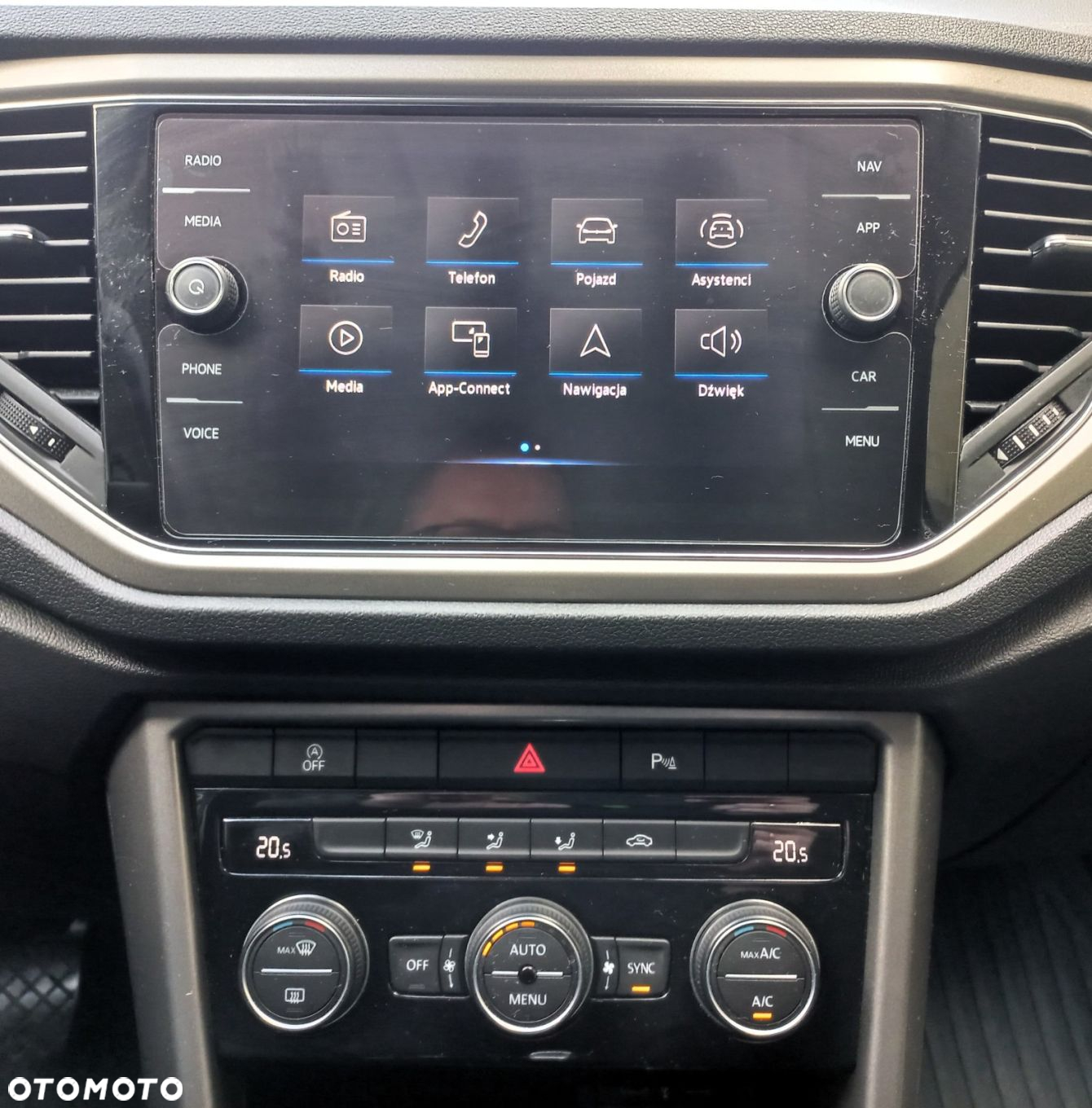 Volkswagen T-Roc - 15