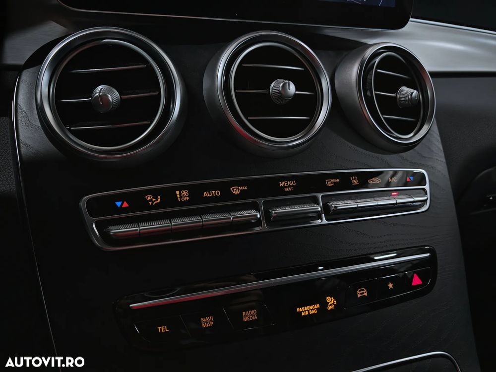 Mercedes-Benz GLC 300 de 4Matic 9G-TRONIC AMG Line - 26