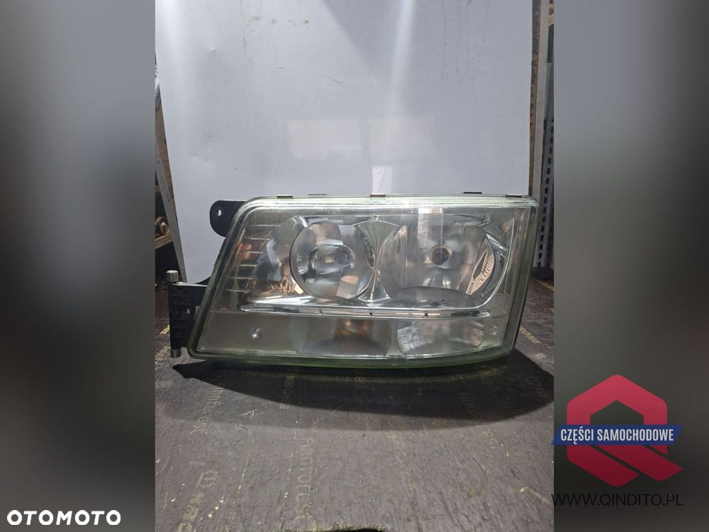 LAMPA  REFLEKTOR  LED PRZÓD  PRAWA  MAN TGX TGS - 2