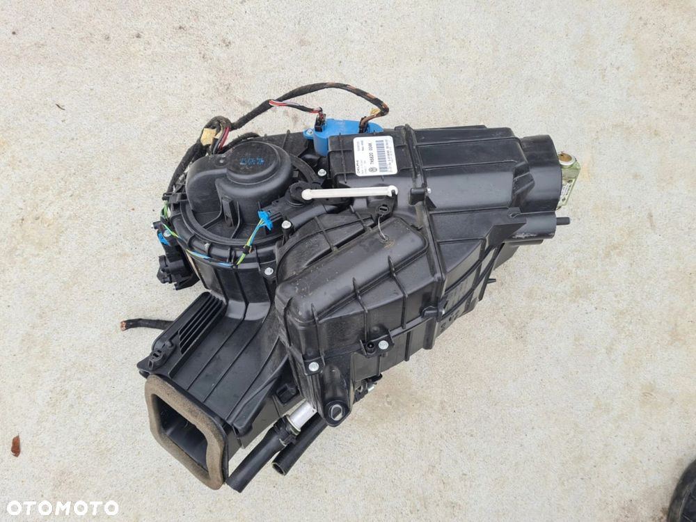 VW T5 MULTIVAN nagrzewnica dmuchawa climatronic 7H5820004K - 1