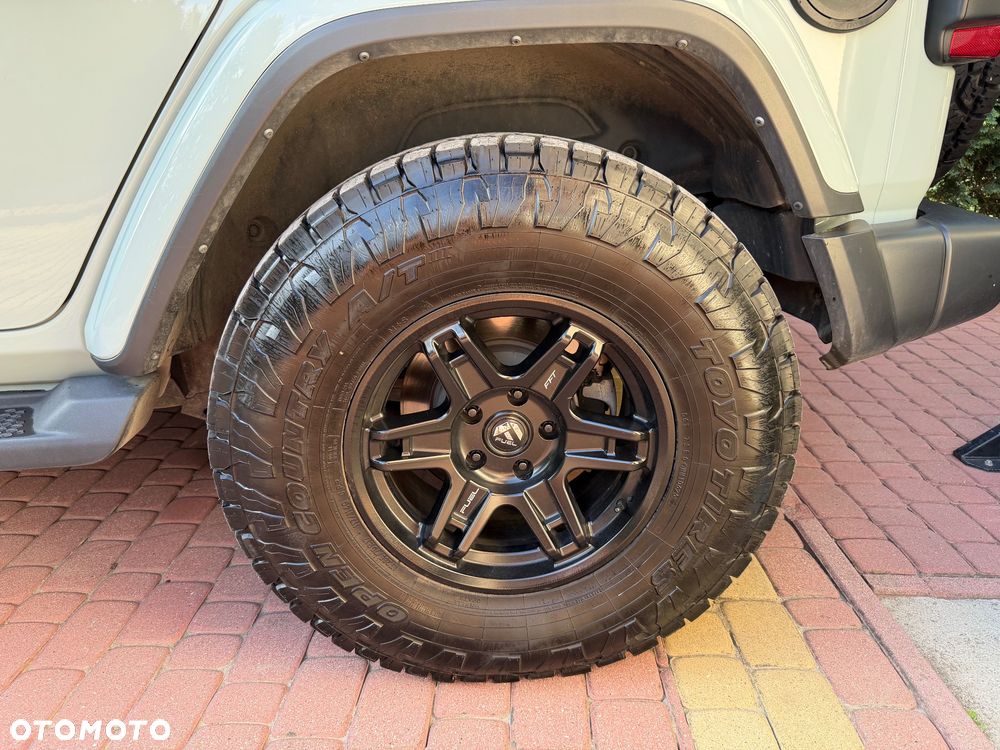 Jeep Wrangler - 22
