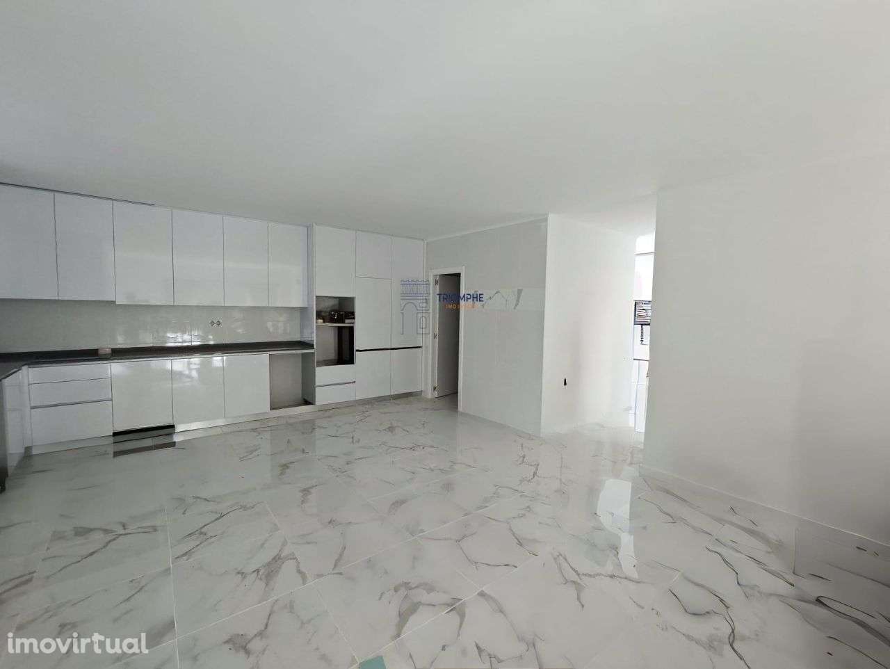 Moradia T4 Arquitetura Contemporânea Pataias, Alcobaça - Grande imagem: 4/21