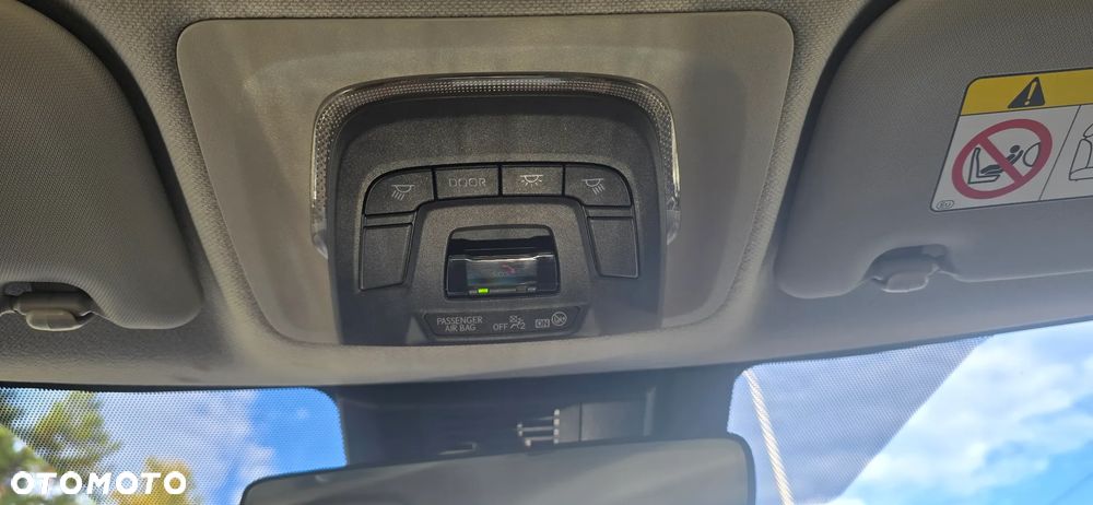 Toyota Corolla 1.8 Hybrid Comfort - 32