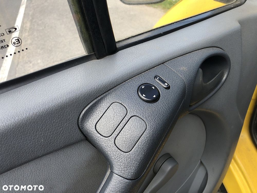Mercedes-Benz Sprinter - 15