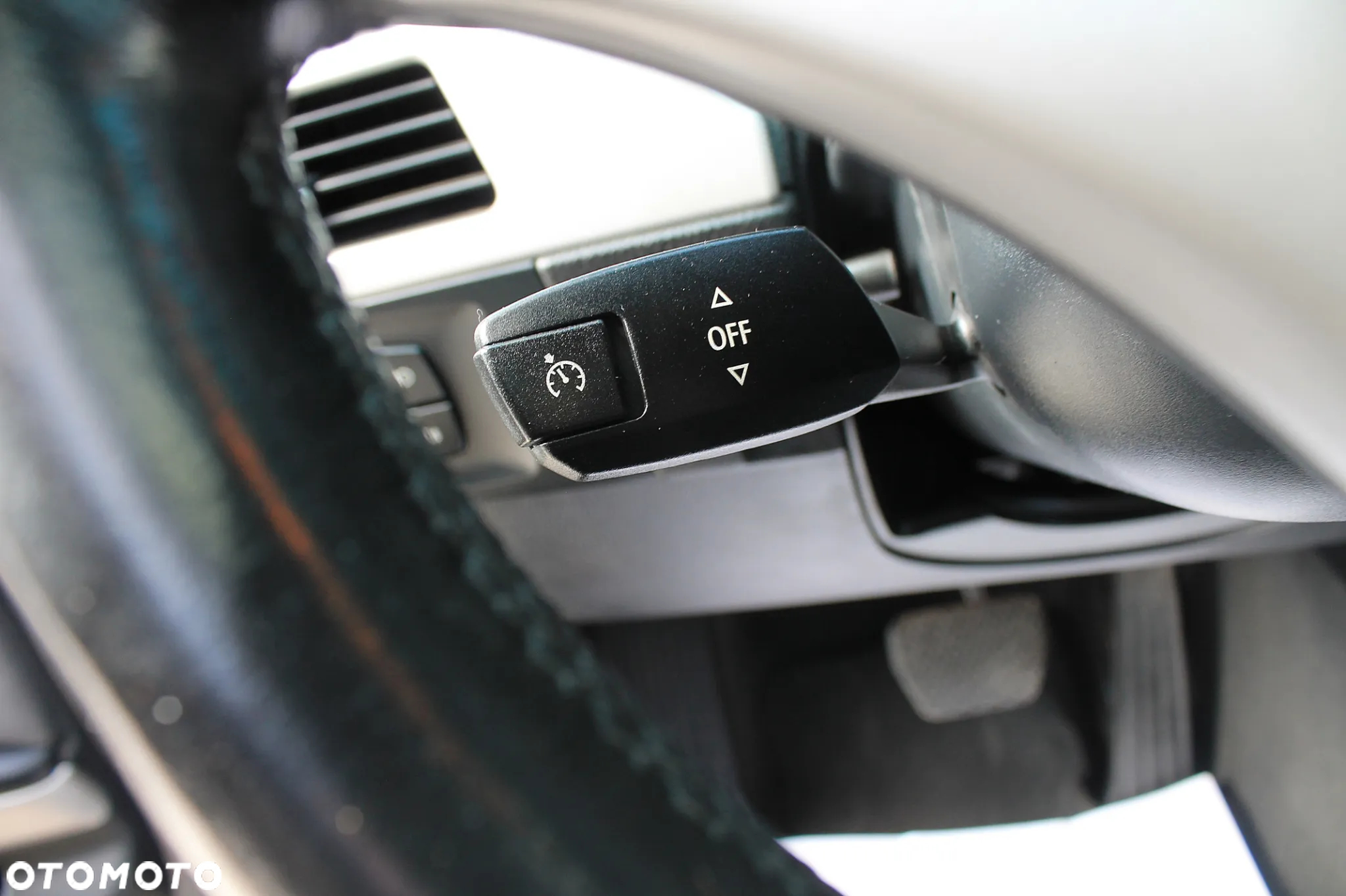 BMW Seria 3 325i Touring - 16