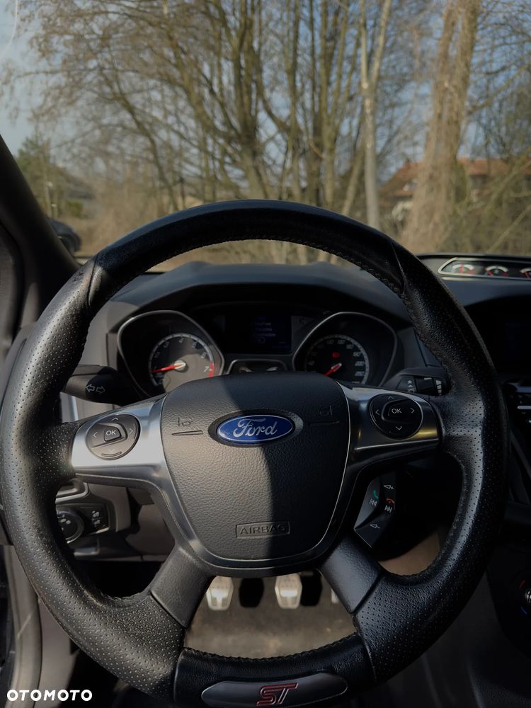 Ford Focus 2.0 EcoBoost ST mit Leder-Sport-Paket - 22