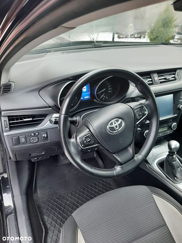 Toyota Avensis Touring Sports 1.6 D-4D Comfort - 6