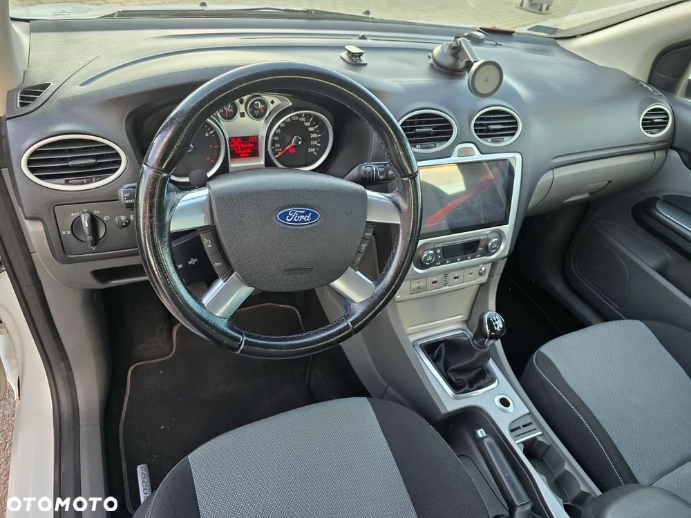 Ford Focus - 25