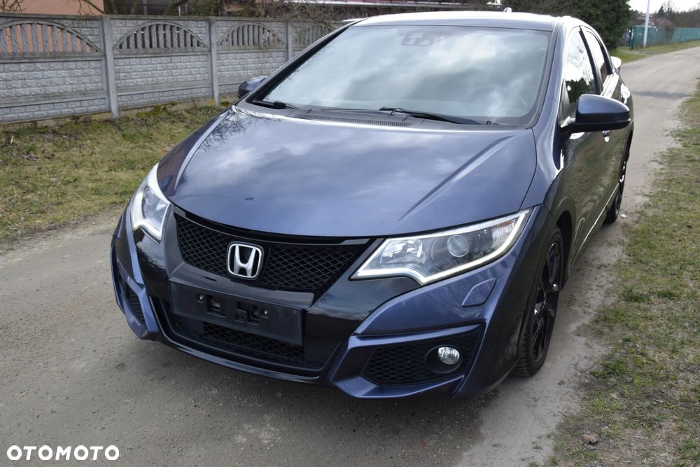 Honda Civic 1.6 i-DTEC Executive Black Edition - 1