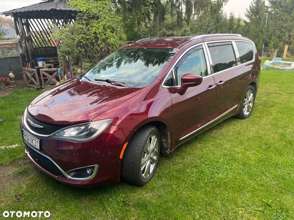 Chrysler Pacifica - 2