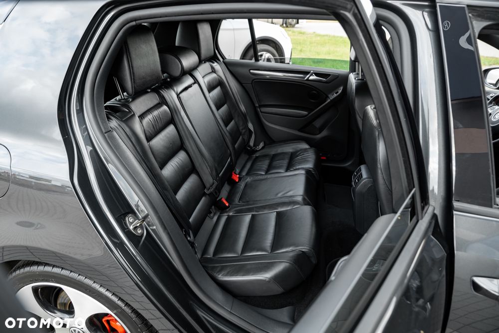 Volkswagen Golf 2.0 GTI DSG - 23