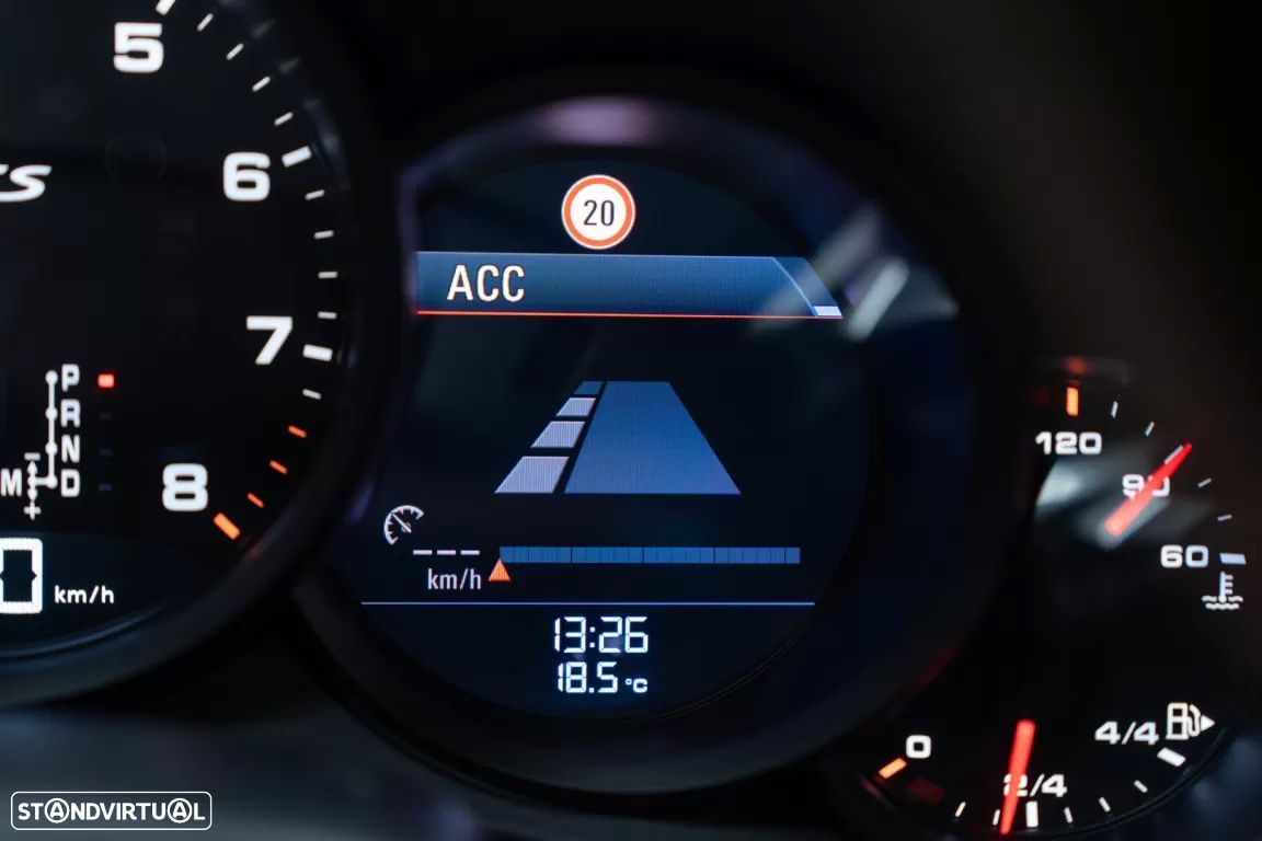 Porsche 911 (991) Carrera GTS PDK - 35