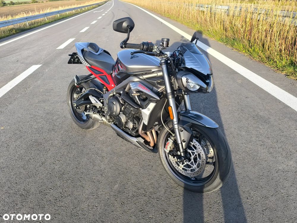 Triumph Street Triple - 36