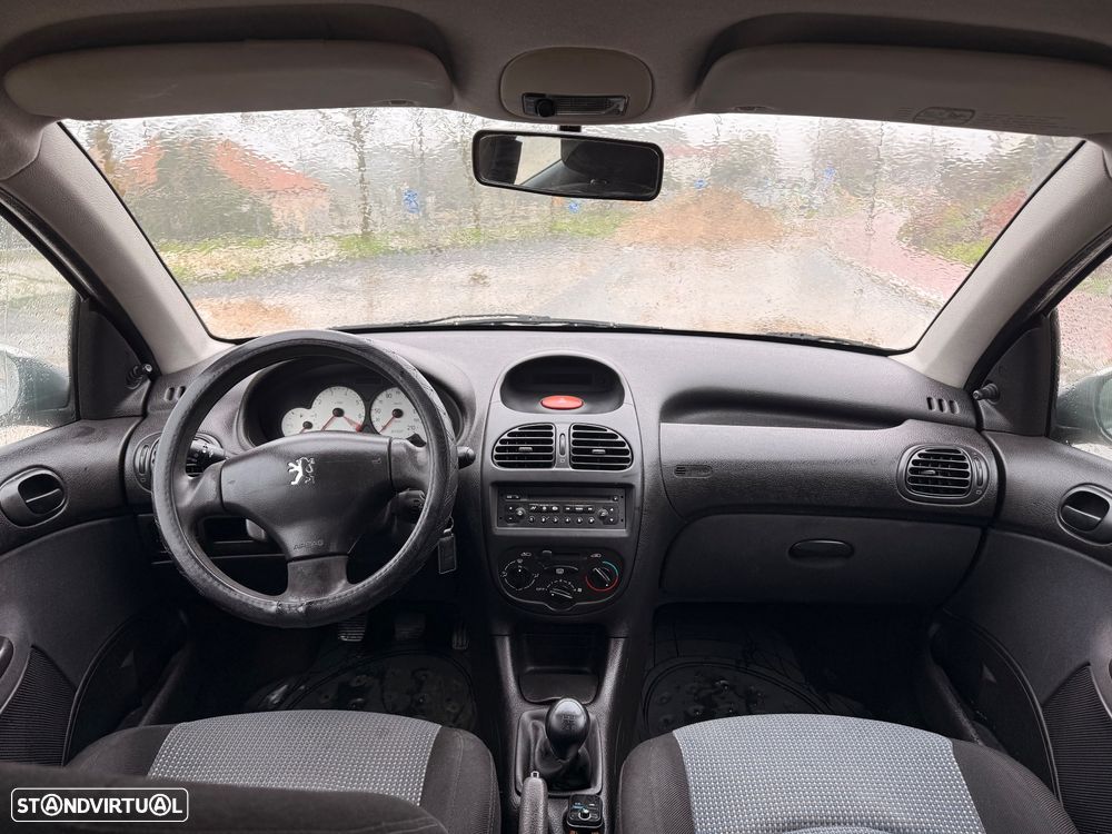 Peugeot 206 1.1 XT - 6