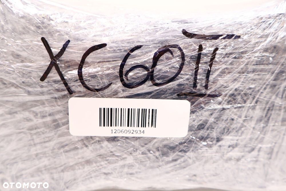 VOLVO XC60 II 2.0 T4 OBUDOWA AKUMULATORA 31651455, 32244071 - 10