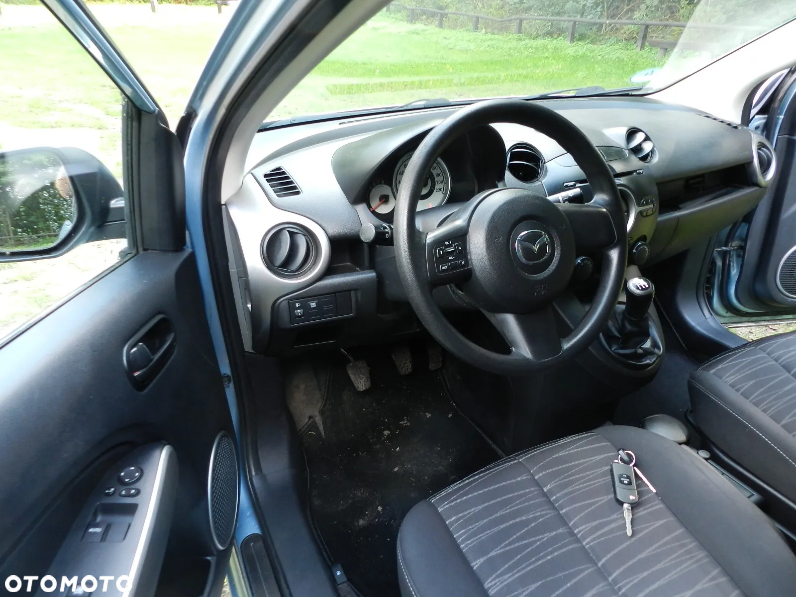 Mazda 2 - 18