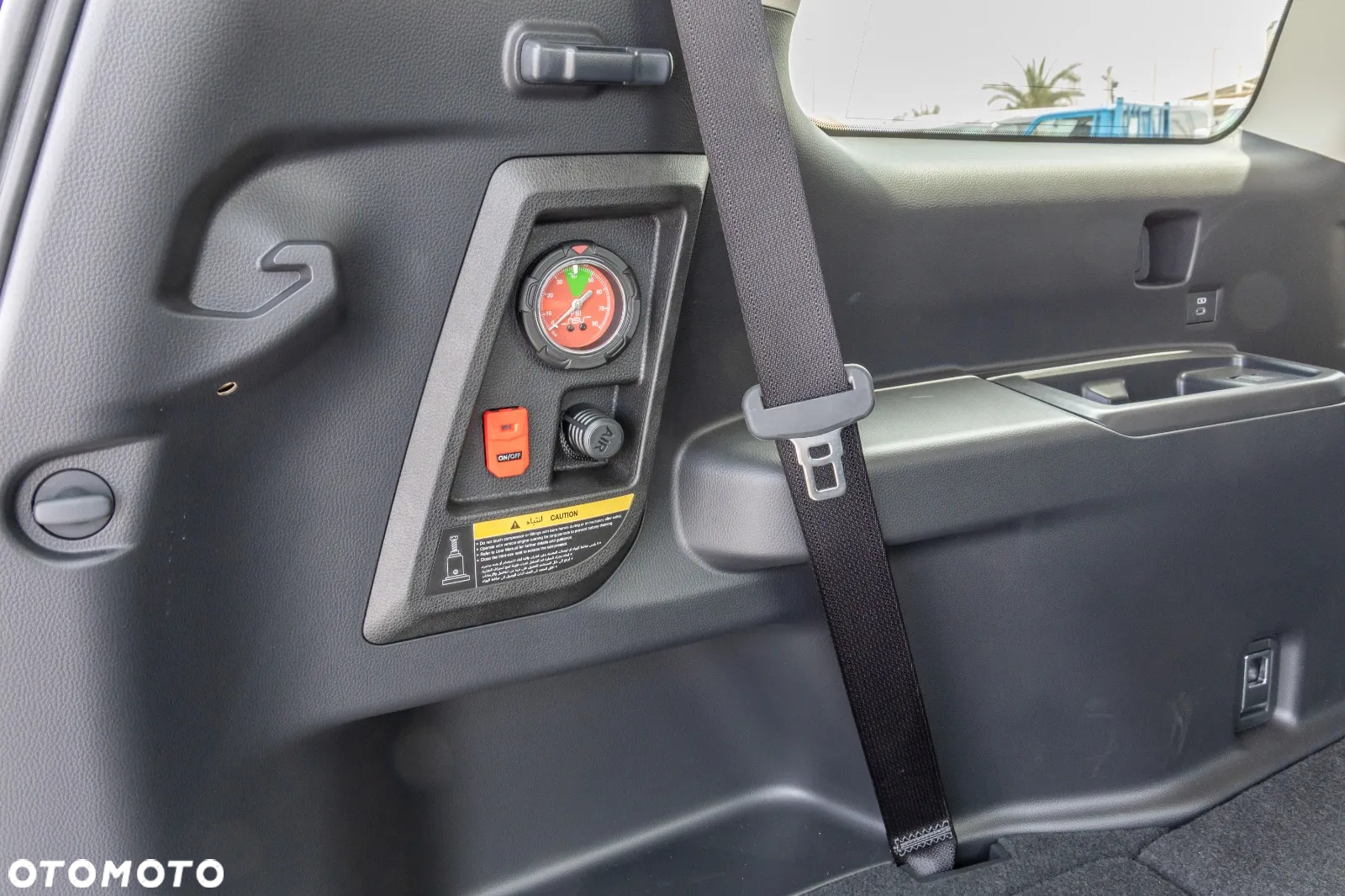 Toyota Land Cruiser - 24