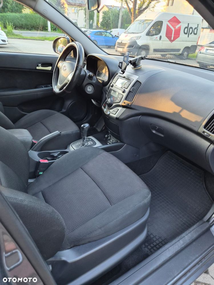 Hyundai i30 1.6 Comfort EU5 - 14