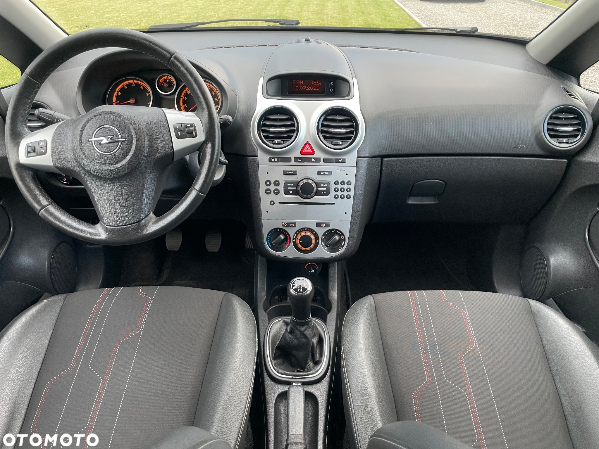 Opel Corsa 1.4 16V 150 Jahre - 11