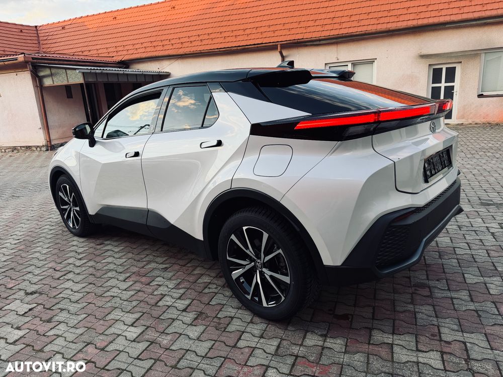Toyota C-HR 1.8 Hybrid Team Deutschland - 10