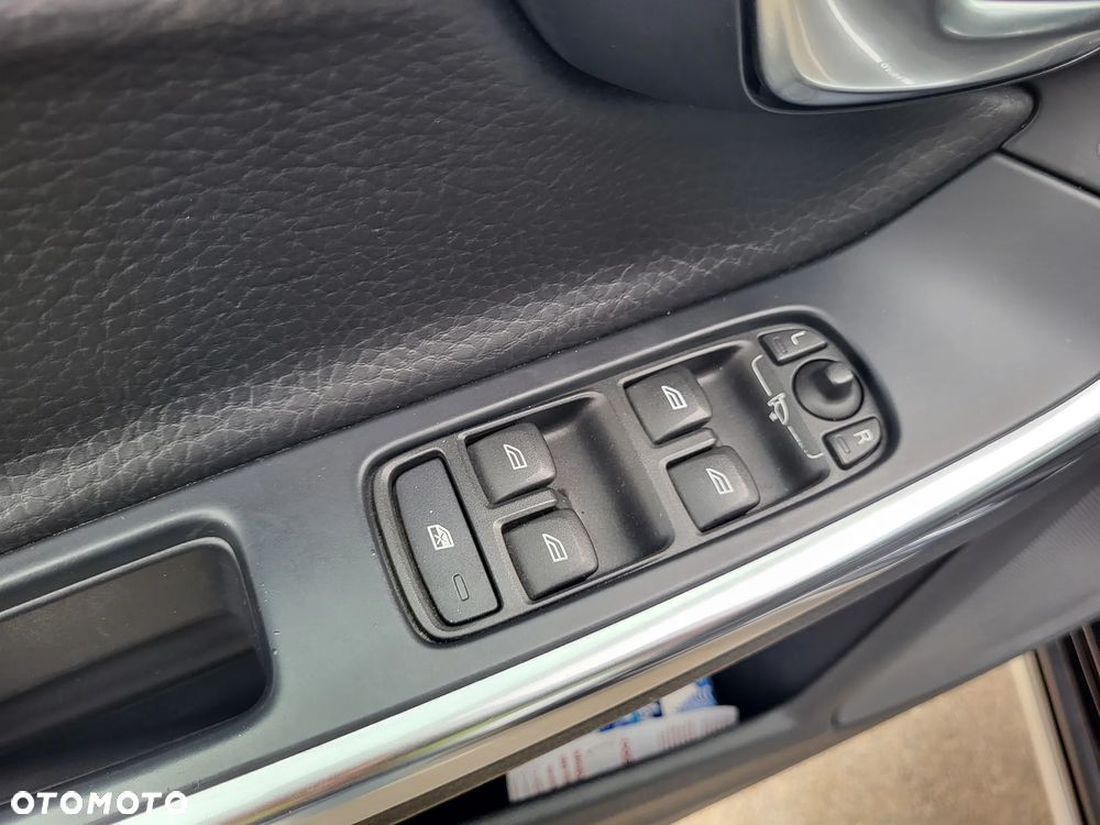 Volvo V60 D5 Geartronic Summum - 21