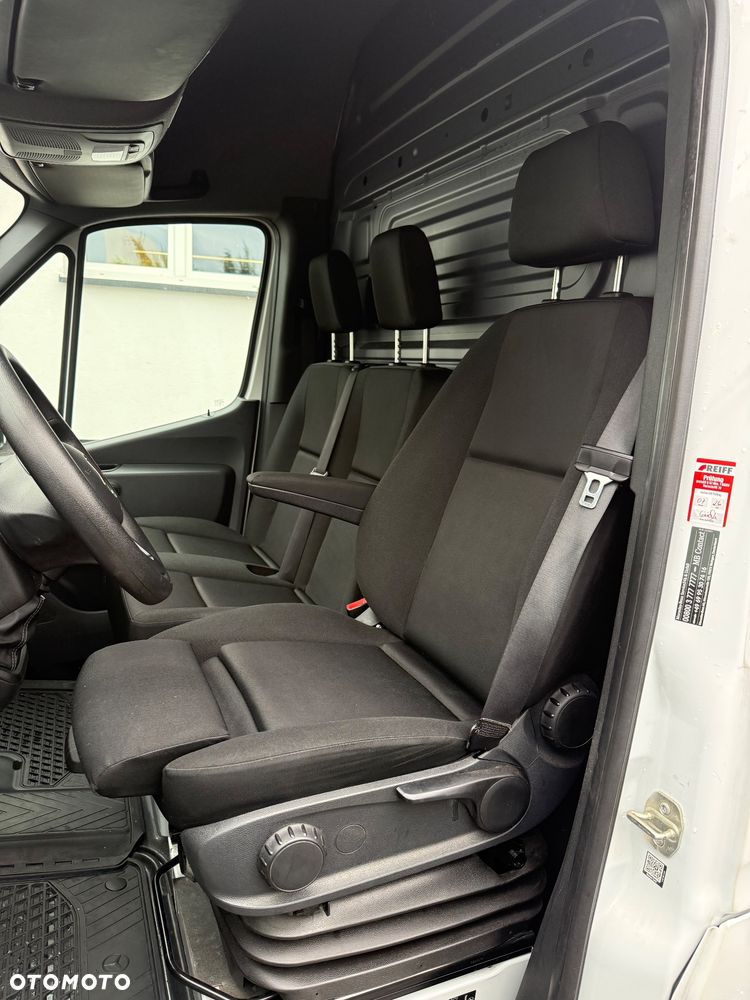 Mercedes-Benz Sprinter - 21