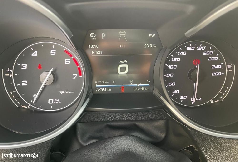 Alfa Romeo Stelvio 2.0 Turbo 16V AT8-Q4 First Edition - 22