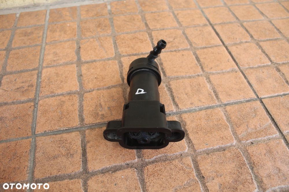 SPRYSKIWACZ LAMPY PRAWY AUDI A4 B6 8E0955102 - 1