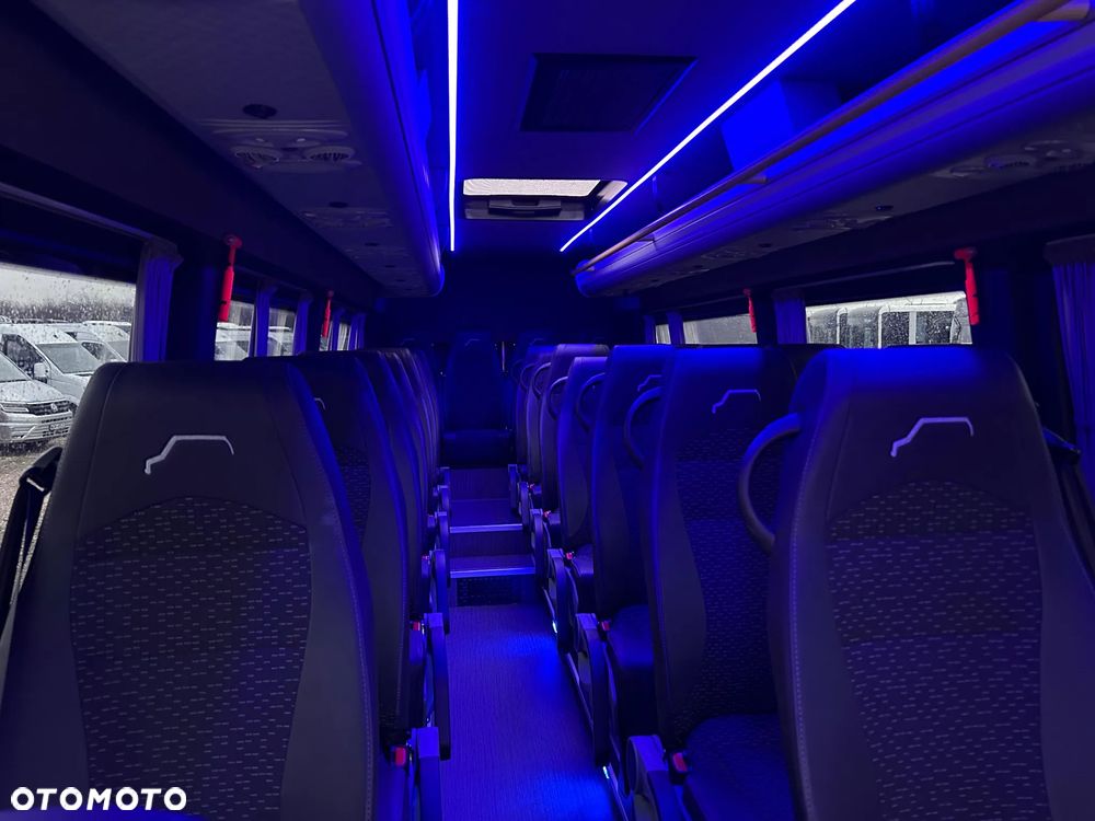 Mercedes-Benz Sprinter 519 - 18