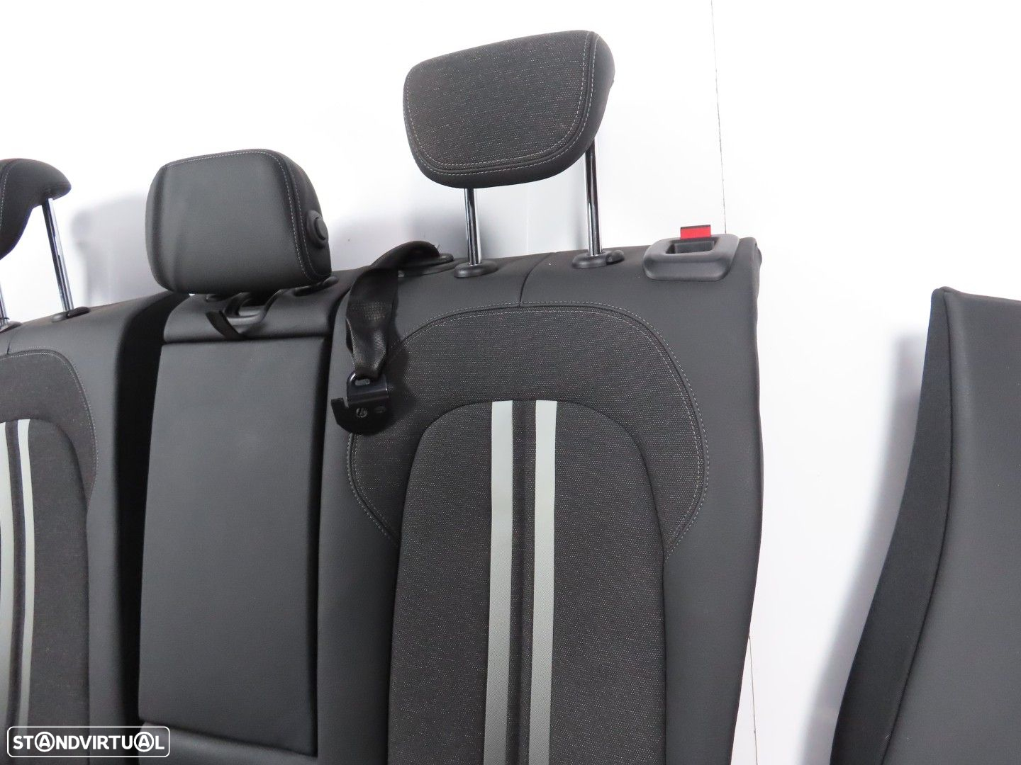 Interior desportivo M Usado / Original BMW 1 (F40) - 9