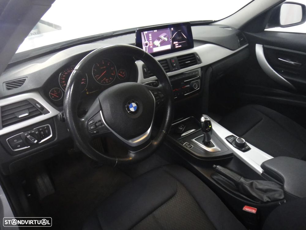 BMW 318 d Auto Exclusive - 11