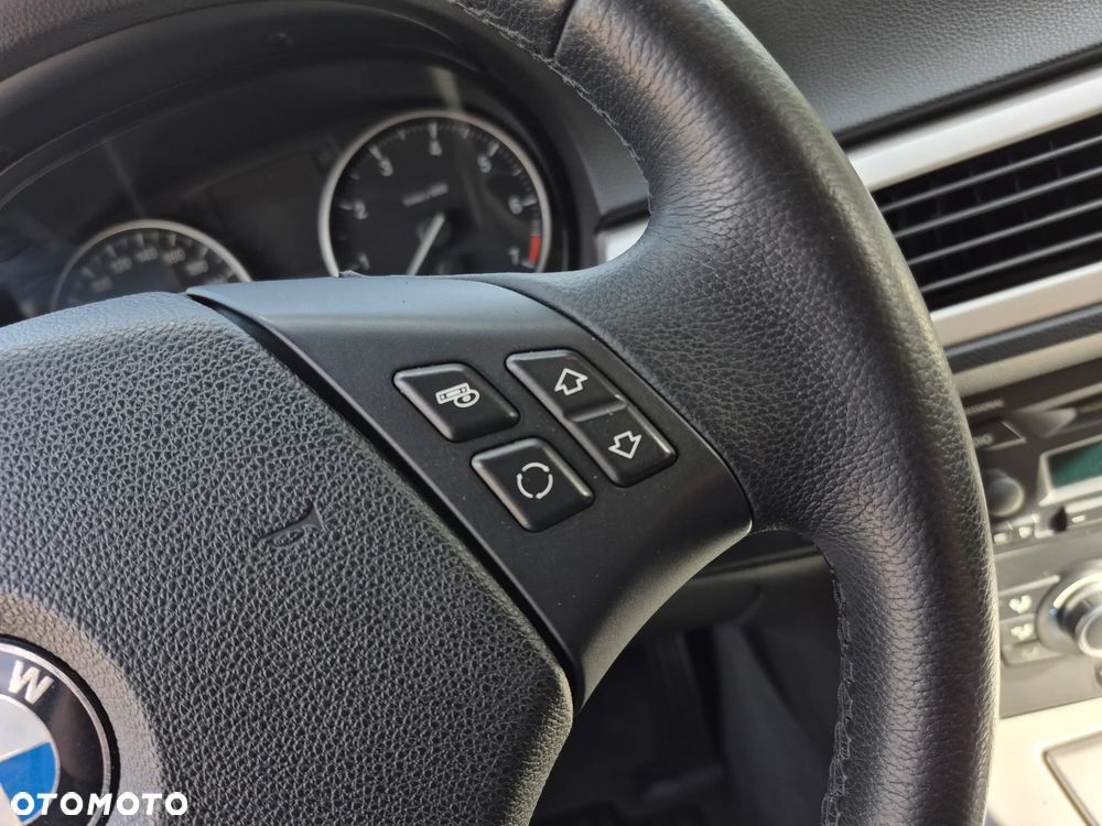 BMW Seria 3 318i Edition Lifestyle - 25