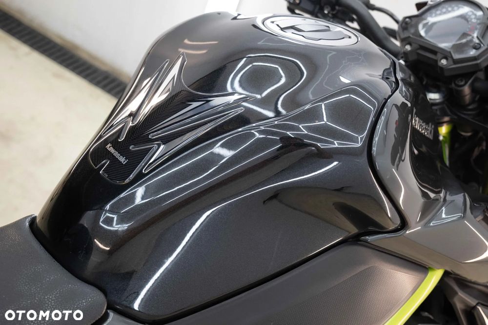 Kawasaki Z 900 - 23
