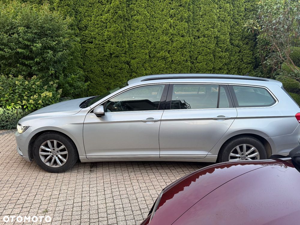 Volkswagen Passat 2.0 TDI SCR DSG Comfortline - 2