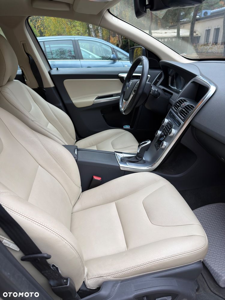 Volvo XC 60 D4 AWD Summum - 9