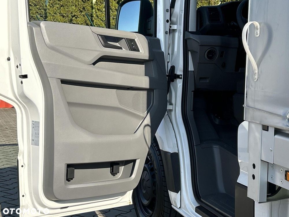 Volkswagen Crafter Crafter 35 Podwozie z pojedynczą kabiną silnik: 2,0 l TDI EURO VI-e SCR 103 kW / skrzynia biegów: Przedni napęd manualna 6-biegowa rozstaw osi: 4490 mm - 10