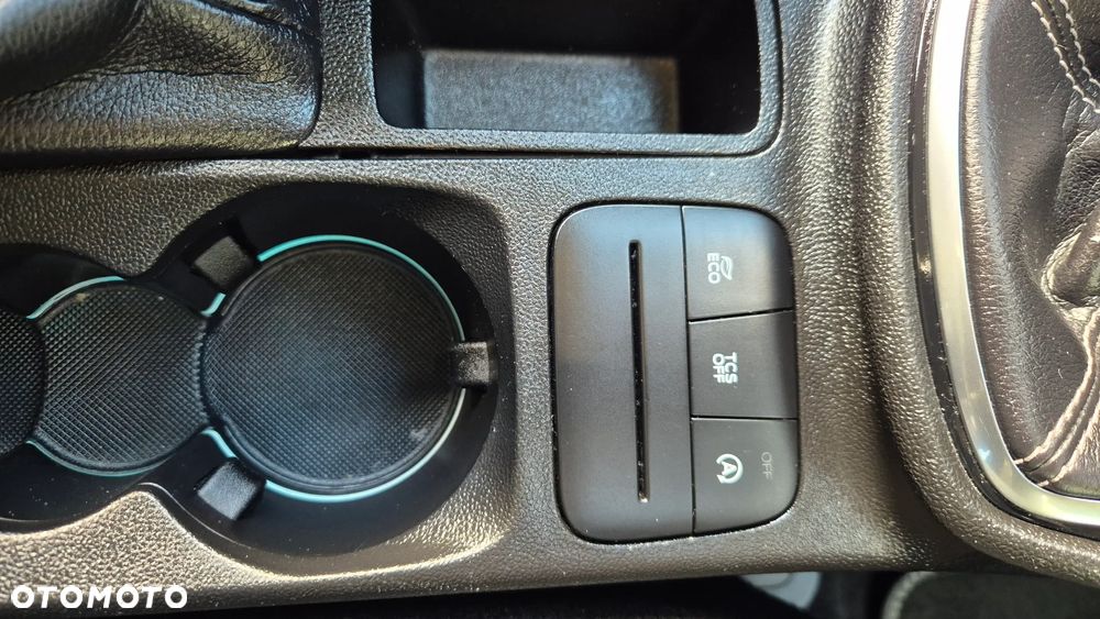 Ford Fiesta 1.1 S&S TITANIUM - 14