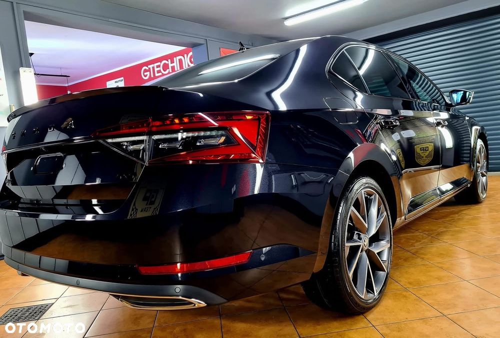 Skoda Superb 2.0 TDI SCR 4x4 Sportline DSG - 21