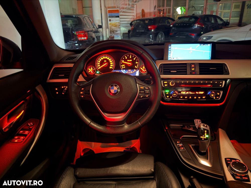 BMW Seria 3 320d Touring Aut. Efficient Dynamics Edition Blue Perf. Sport Line - 11