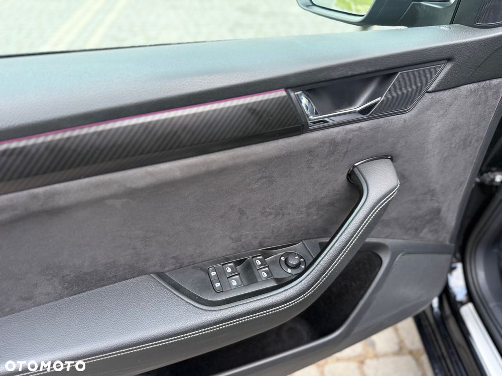 Skoda Superb 2.0 TDI Sportline DSG - 27